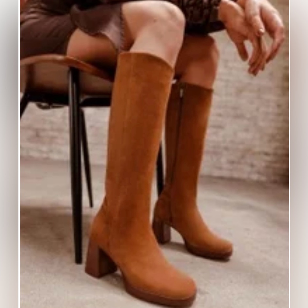 Bobbies Keira Mid Heeled Boots (Size 38)